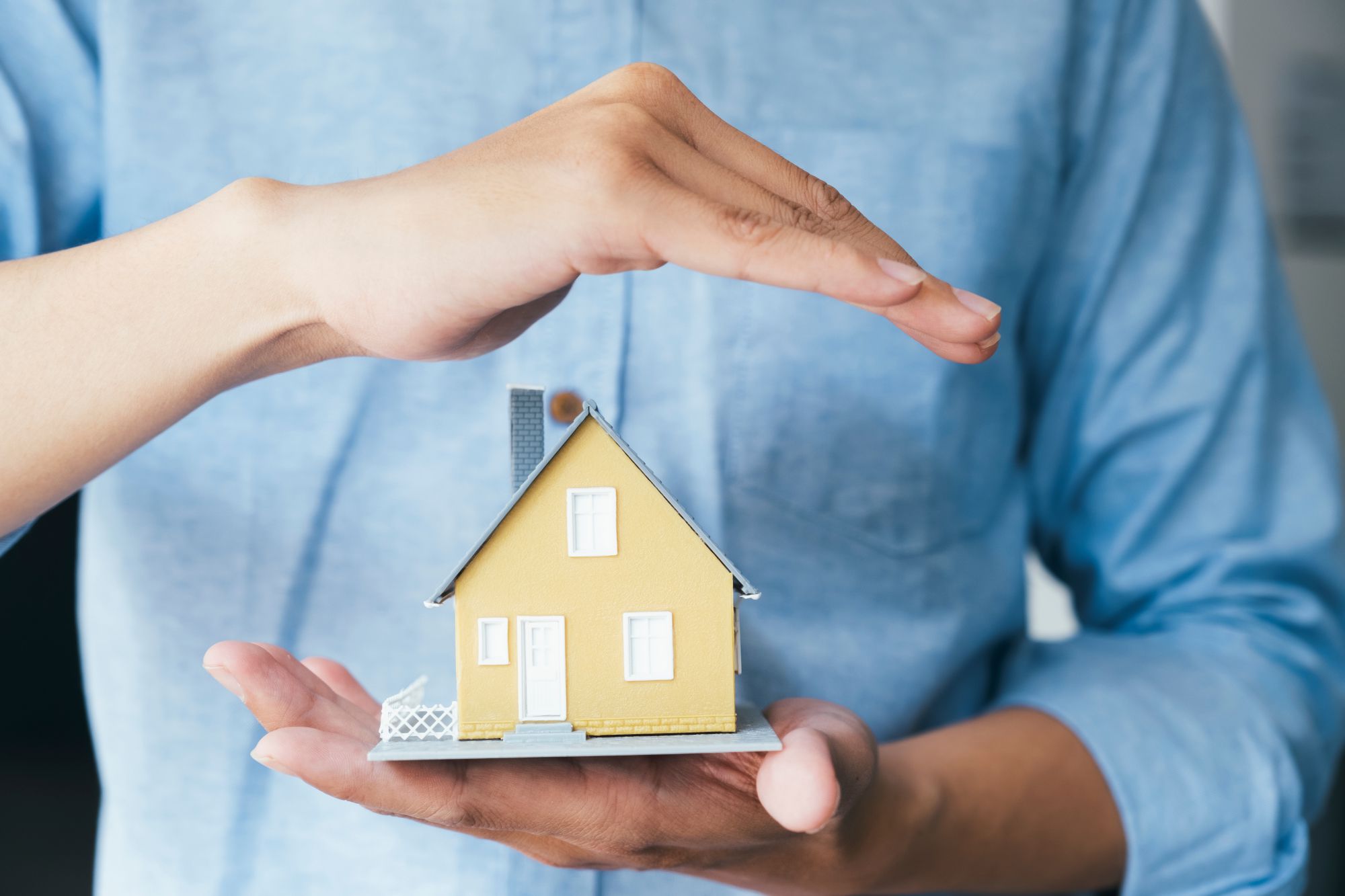 Contacta con nosotros o visítanos en nuestras oficinas . CASAENALMERIA en Roquetas De Mar