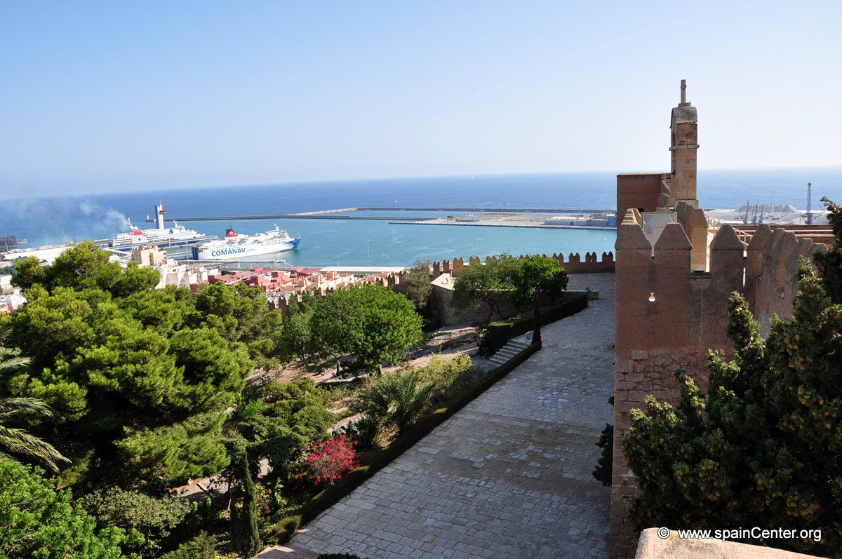 Contacte con nosotros. CASAENALMERIA en Roquetas De Mar